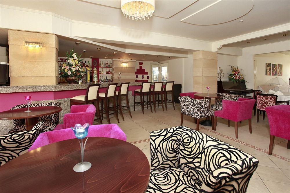 Jasmine Hotel Apartments Limassol Extérieur photo