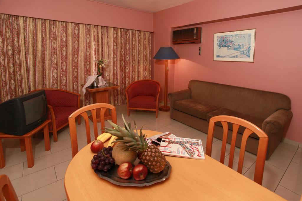 Jasmine Hotel Apartments Limassol Extérieur photo