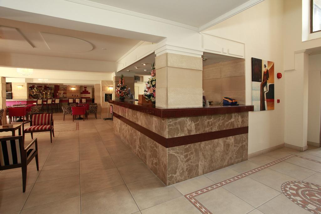 Jasmine Hotel Apartments Limassol Extérieur photo