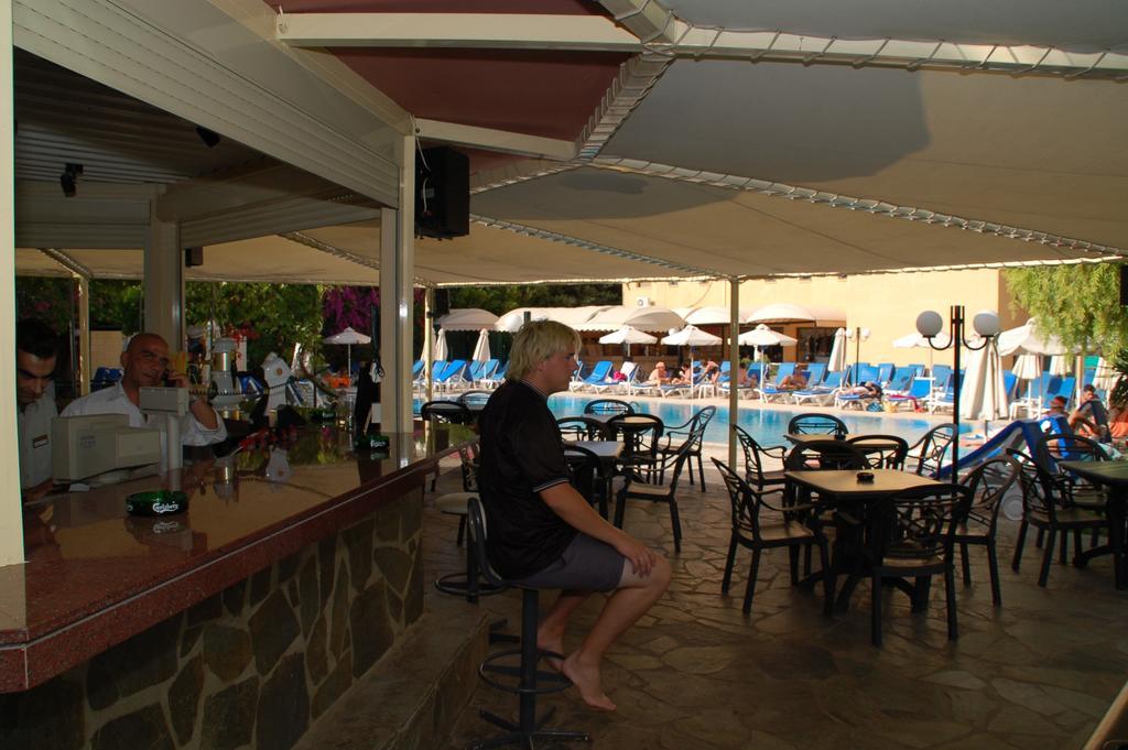 Jasmine Hotel Apartments Limassol Extérieur photo