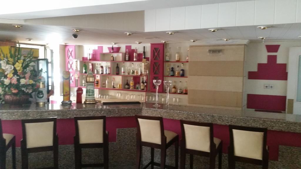 Jasmine Hotel Apartments Limassol Extérieur photo