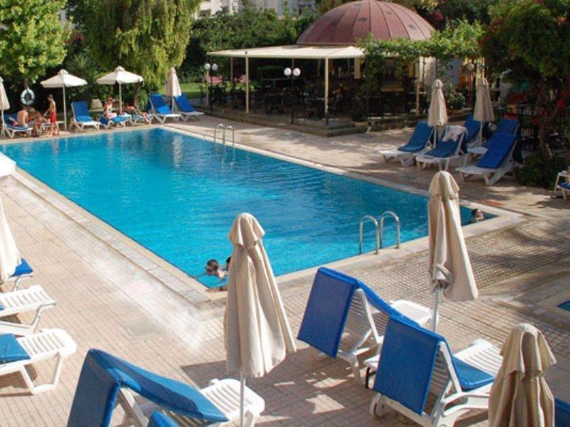 Jasmine Hotel Apartments Limassol Extérieur photo