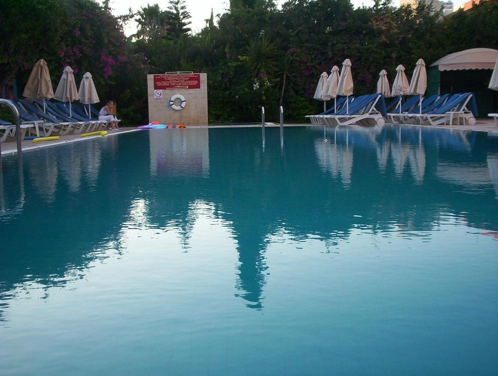 Jasmine Hotel Apartments Limassol Extérieur photo