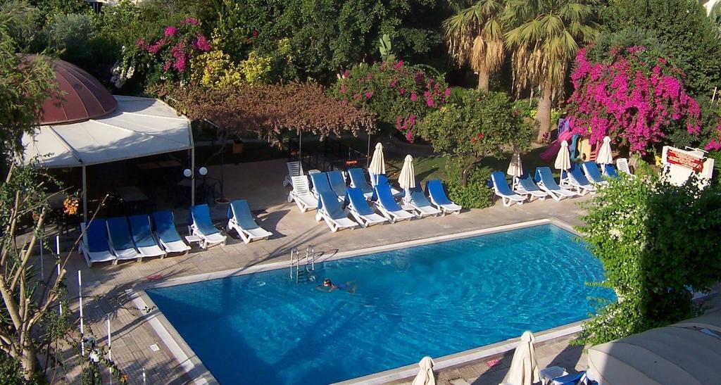 Jasmine Hotel Apartments Limassol Extérieur photo