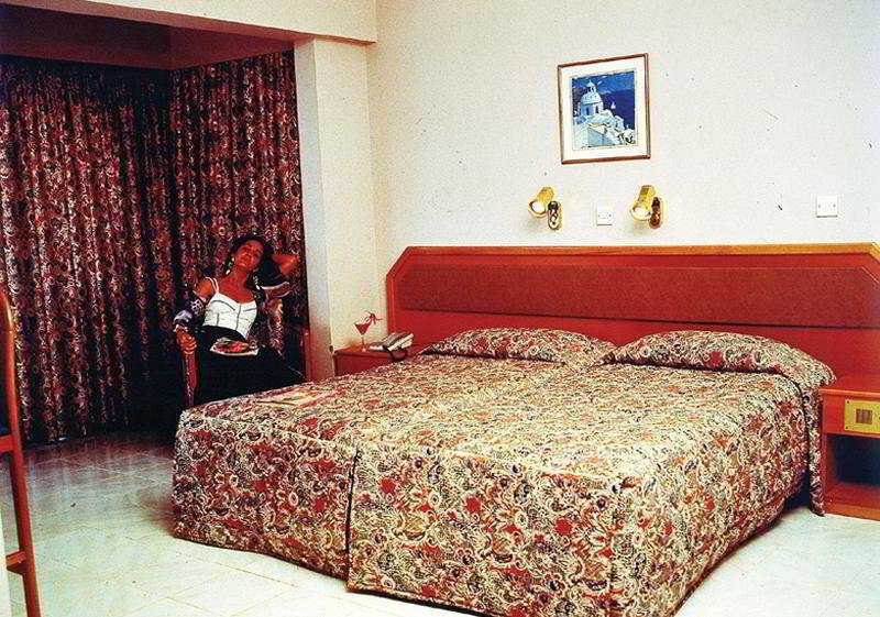 Jasmine Hotel Apartments Limassol Extérieur photo